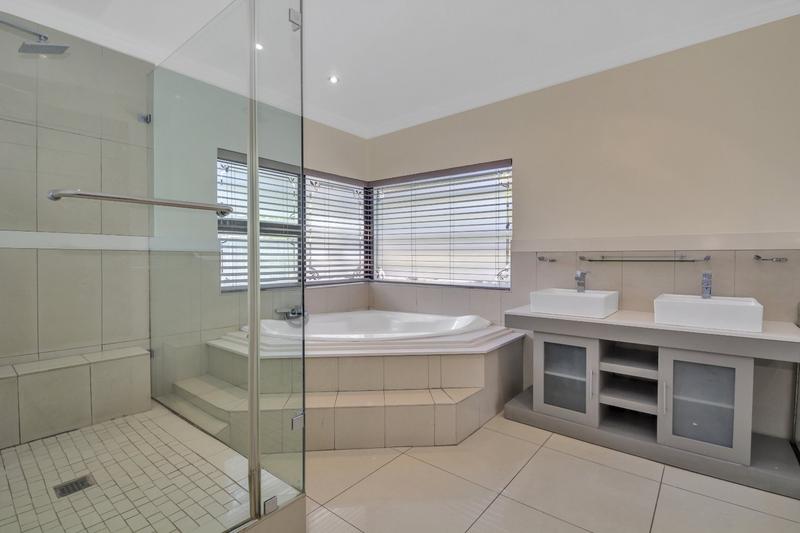 To Let 5 Bedroom Property for Rent in Dainfern Golf Estate Gauteng