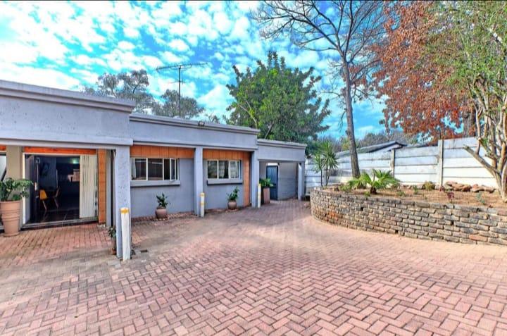 To Let 2 Bedroom Property for Rent in Woodmead Gauteng
