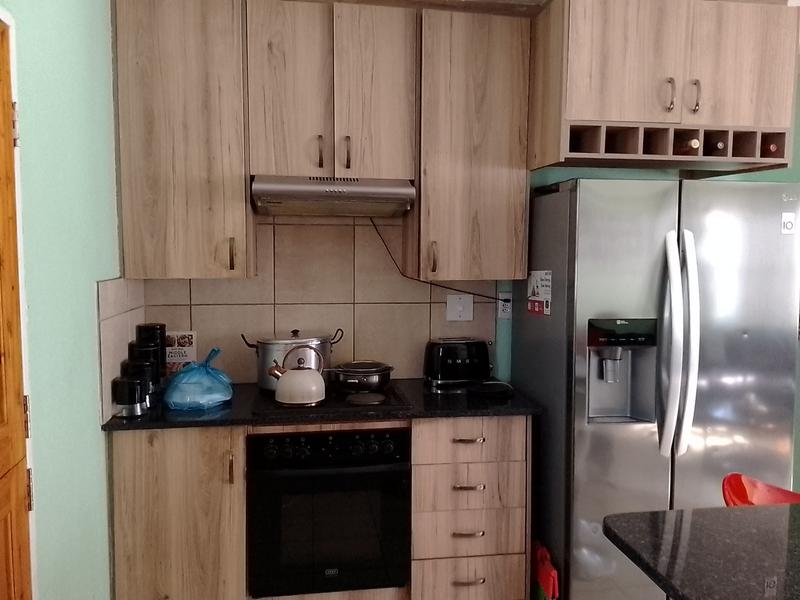 3 Bedroom Property for Sale in Albertsdal Gauteng