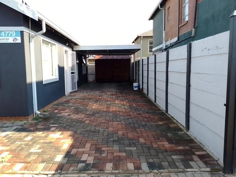 3 Bedroom Property for Sale in Albertsdal Gauteng