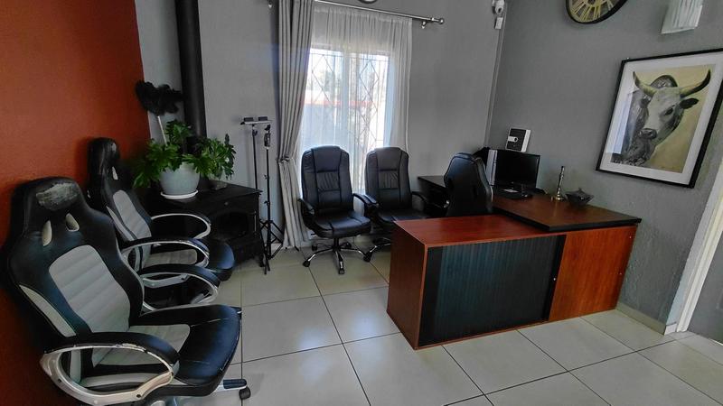 3 Bedroom Property for Sale in Brackendowns Gauteng