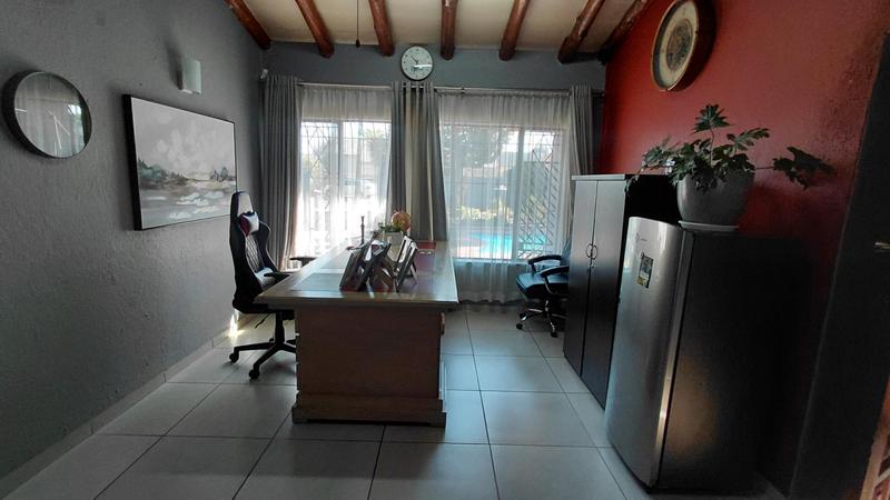 3 Bedroom Property for Sale in Brackendowns Gauteng
