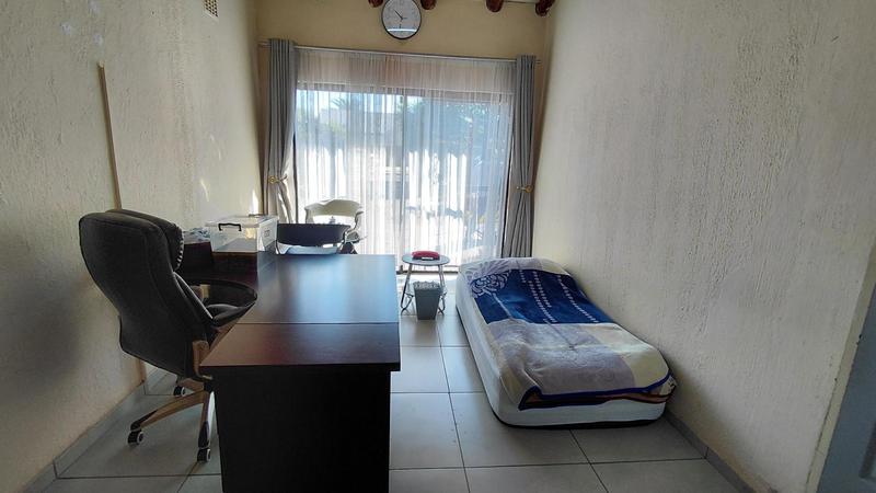3 Bedroom Property for Sale in Brackendowns Gauteng