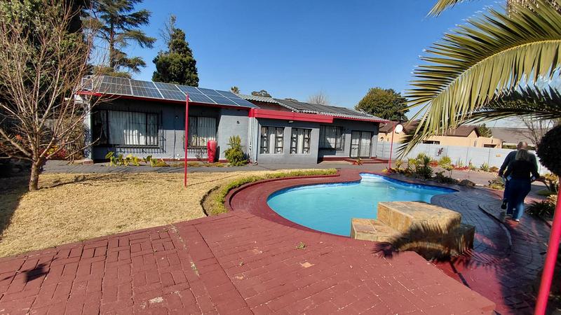 3 Bedroom Property for Sale in Brackendowns Gauteng