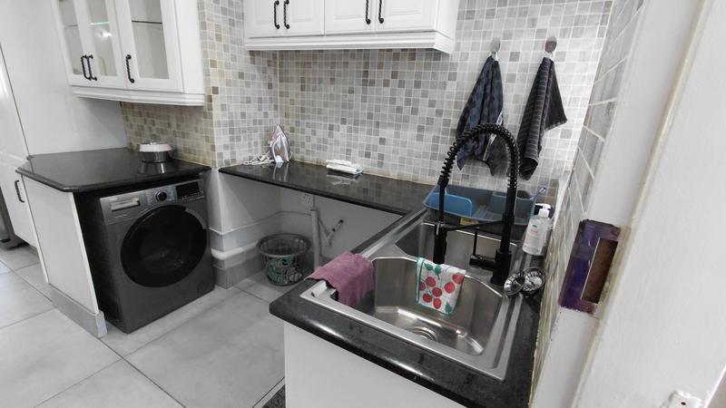 4 Bedroom Property for Sale in Brackenhurst Gauteng