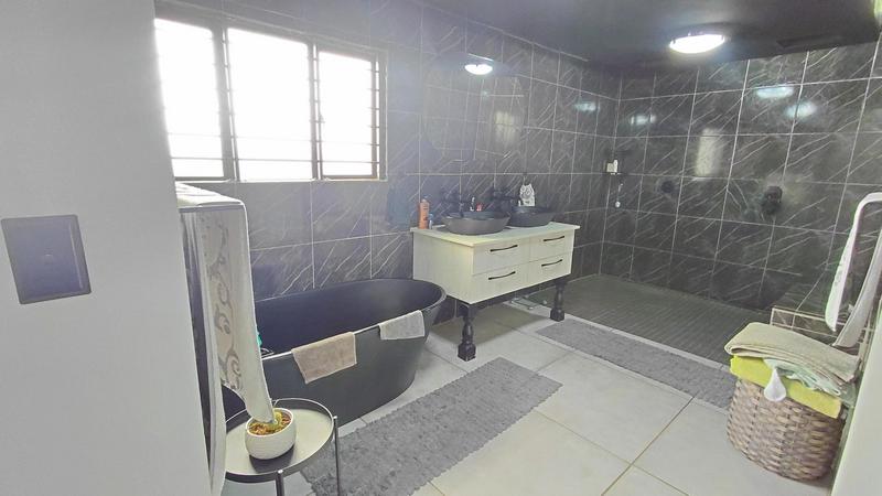 4 Bedroom Property for Sale in Brackenhurst Gauteng