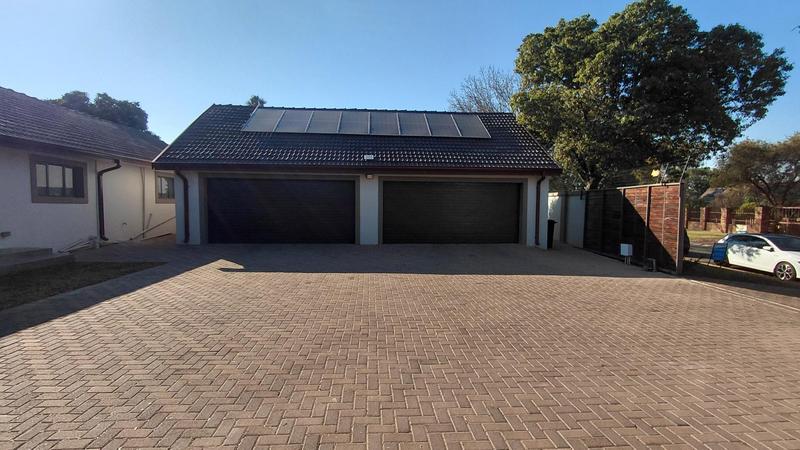 4 Bedroom Property for Sale in Brackenhurst Gauteng