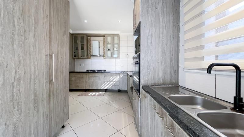 4 Bedroom Property for Sale in South Crest Gauteng