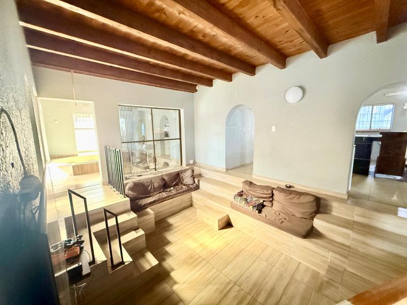4 Bedroom Property for Sale in Flora Gardens Gauteng