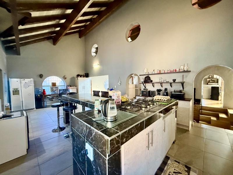 4 Bedroom Property for Sale in Flora Gardens Gauteng