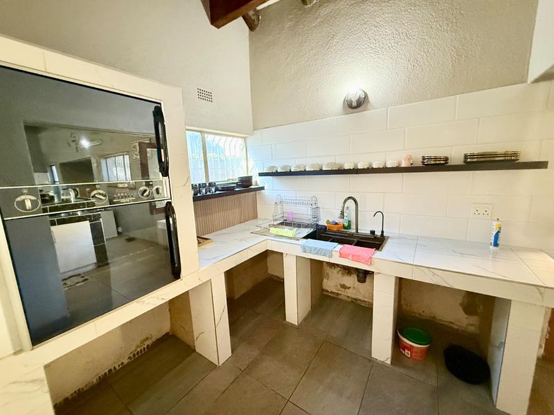 4 Bedroom Property for Sale in Flora Gardens Gauteng