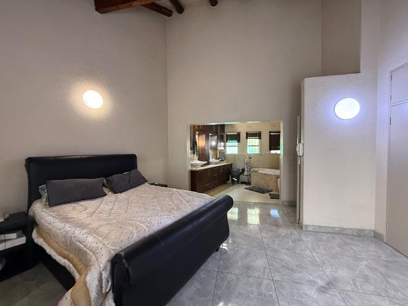 4 Bedroom Property for Sale in Flora Gardens Gauteng