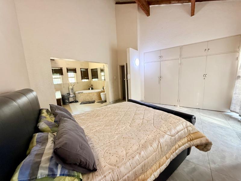 4 Bedroom Property for Sale in Flora Gardens Gauteng