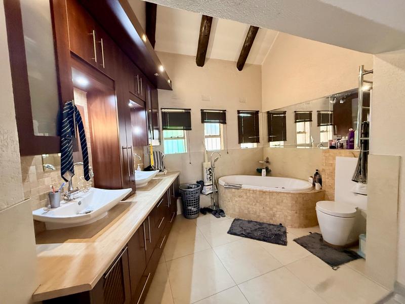 4 Bedroom Property for Sale in Flora Gardens Gauteng
