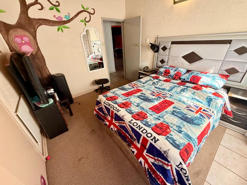 4 Bedroom Property for Sale in Flora Gardens Gauteng