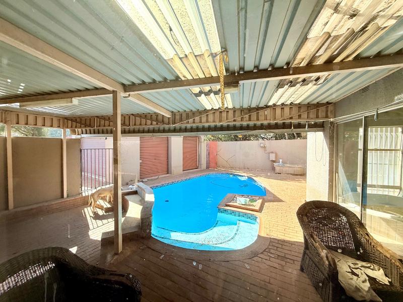 4 Bedroom Property for Sale in Flora Gardens Gauteng