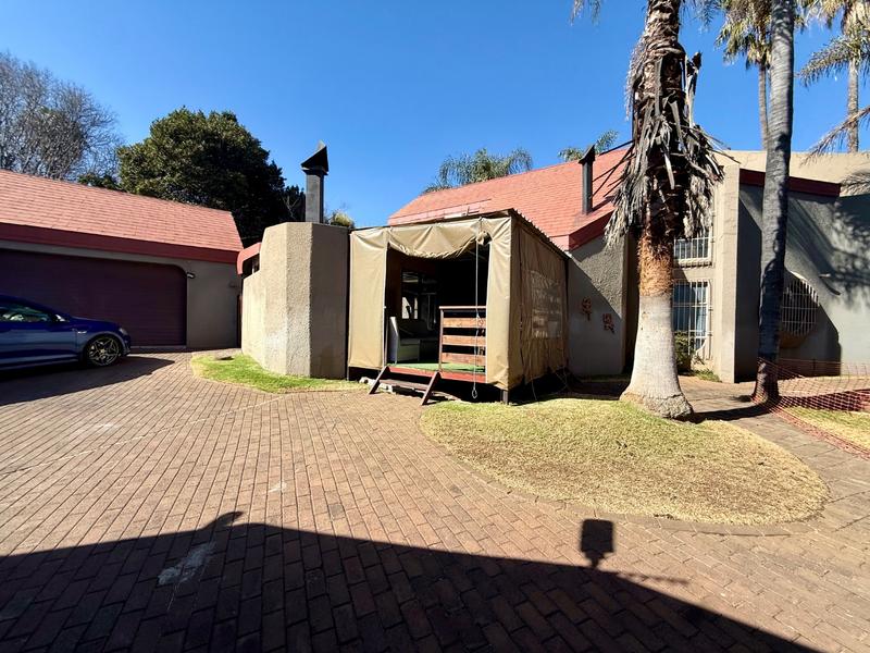 4 Bedroom Property for Sale in Flora Gardens Gauteng