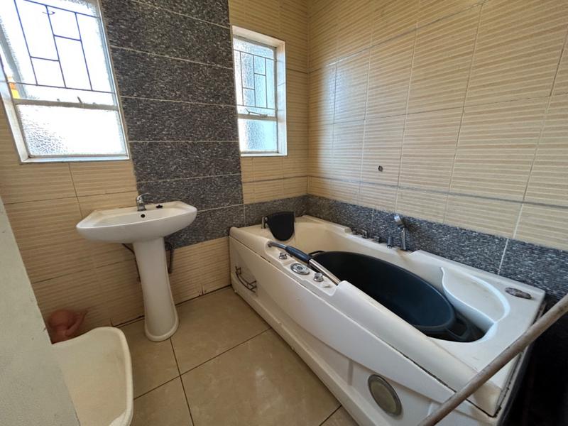6 Bedroom Property for Sale in Vanderbijlpark CE Gauteng