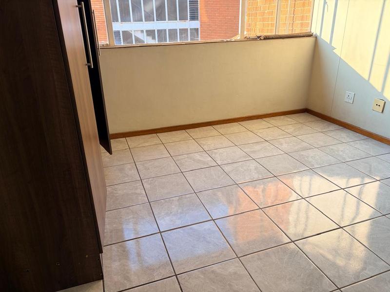 To Let 3 Bedroom Property for Rent in Sunnyside Gauteng