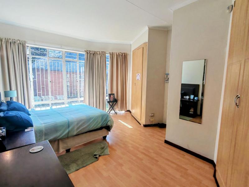 5 Bedroom Property for Sale in Zwartkop Gauteng