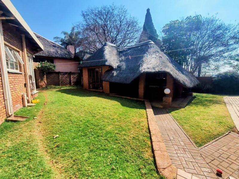 5 Bedroom Property for Sale in Zwartkop Gauteng