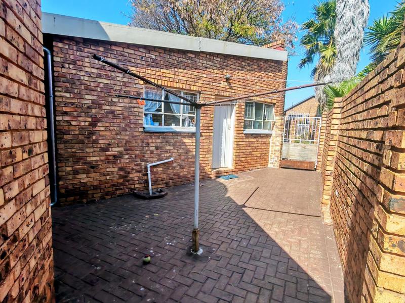 5 Bedroom Property for Sale in Zwartkop Gauteng