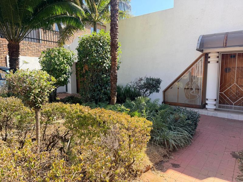 To Let 4 Bedroom Property for Rent in Laudium Gauteng