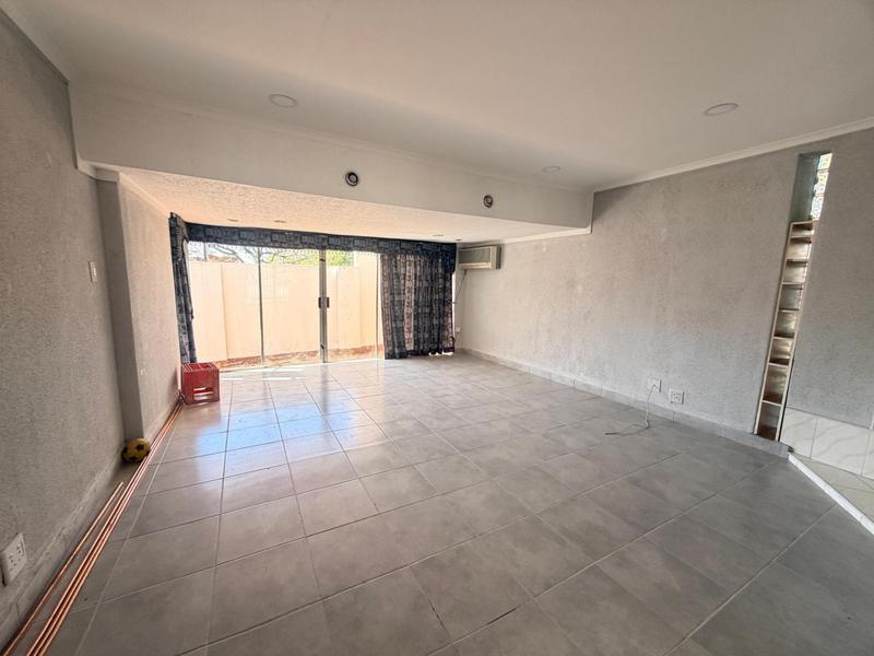 To Let 4 Bedroom Property for Rent in Laudium Gauteng