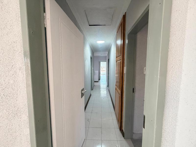 To Let 4 Bedroom Property for Rent in Laudium Gauteng