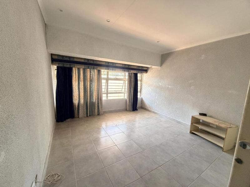To Let 4 Bedroom Property for Rent in Laudium Gauteng