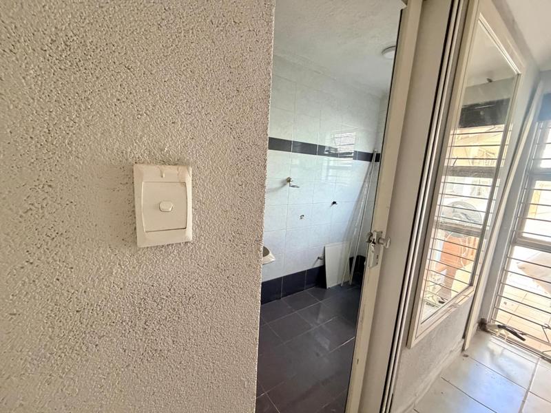 To Let 4 Bedroom Property for Rent in Laudium Gauteng