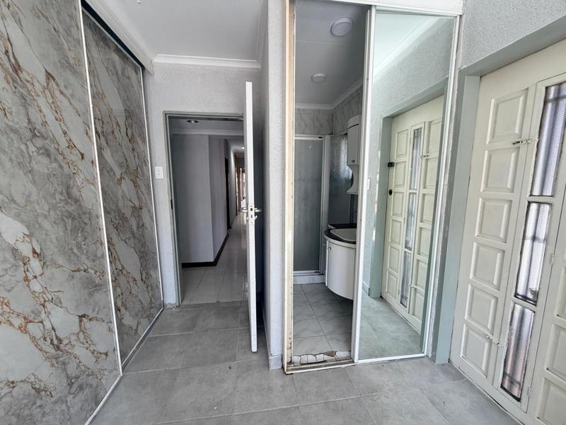 To Let 4 Bedroom Property for Rent in Laudium Gauteng