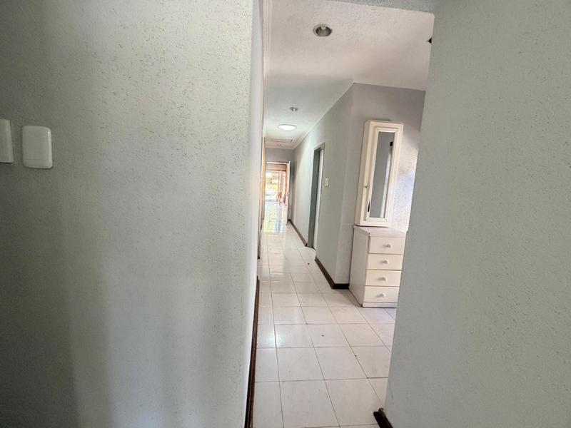 To Let 4 Bedroom Property for Rent in Laudium Gauteng