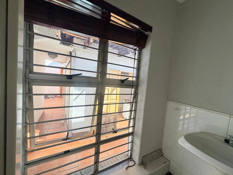 To Let 4 Bedroom Property for Rent in Laudium Gauteng