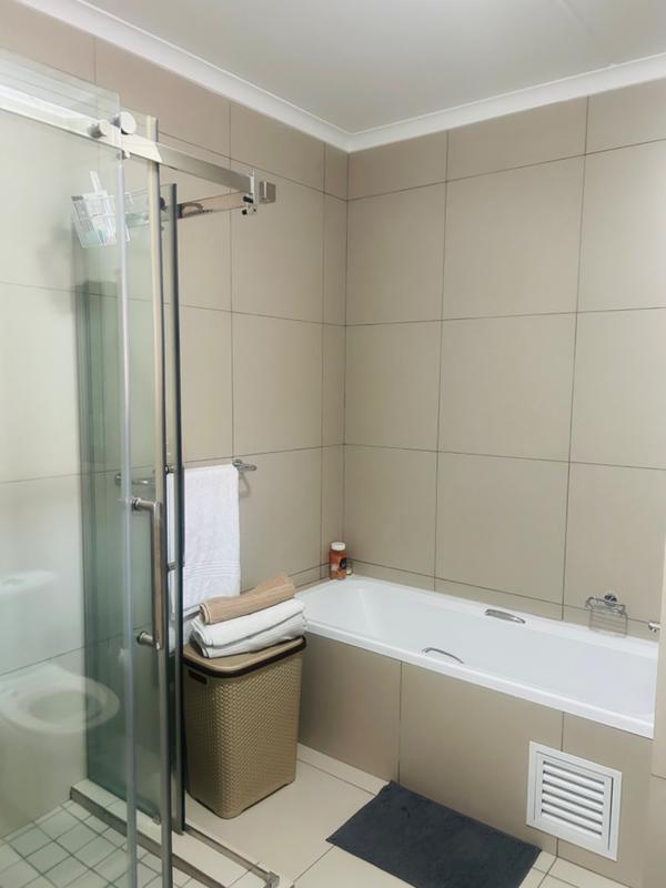 1 Bedroom Property for Sale in Carlswald Gauteng