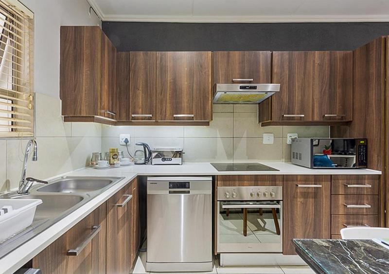 To Let 2 Bedroom Property for Rent in Atholl Gauteng