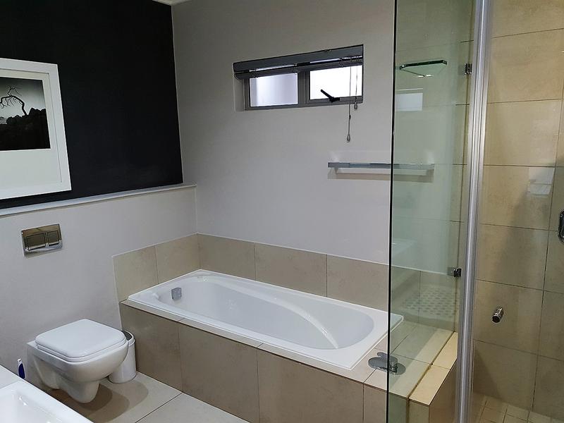 To Let 2 Bedroom Property for Rent in Atholl Gauteng