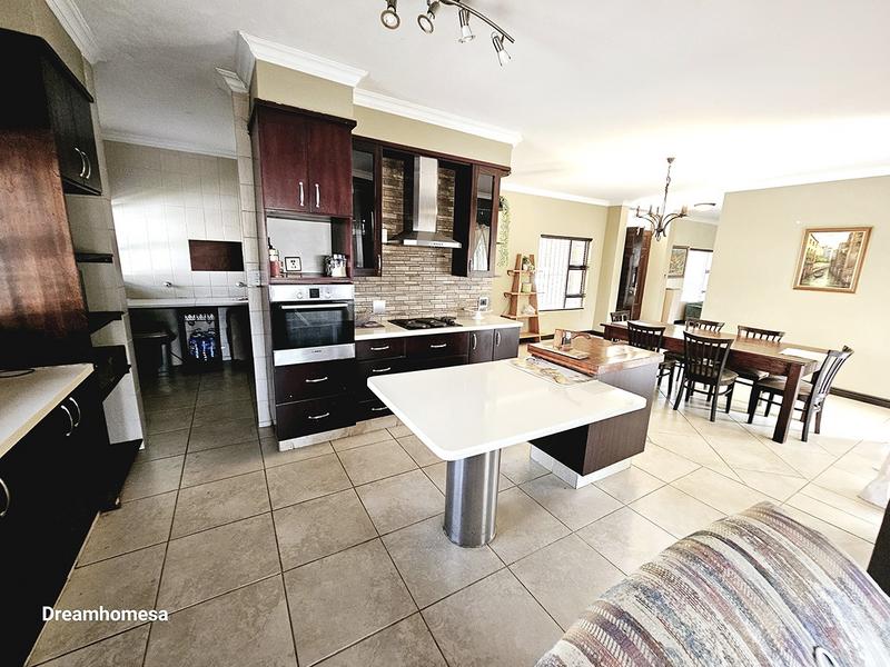 To Let 5 Bedroom Property for Rent in Fourways Gauteng