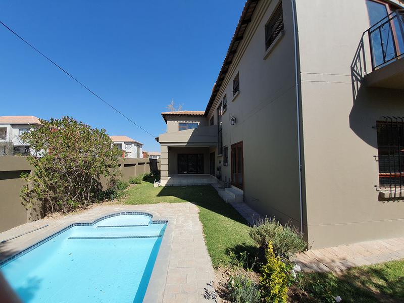 To Let 5 Bedroom Property for Rent in Fourways Gauteng