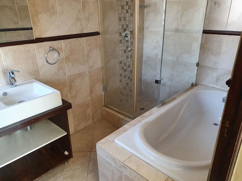 To Let 5 Bedroom Property for Rent in Fourways Gauteng