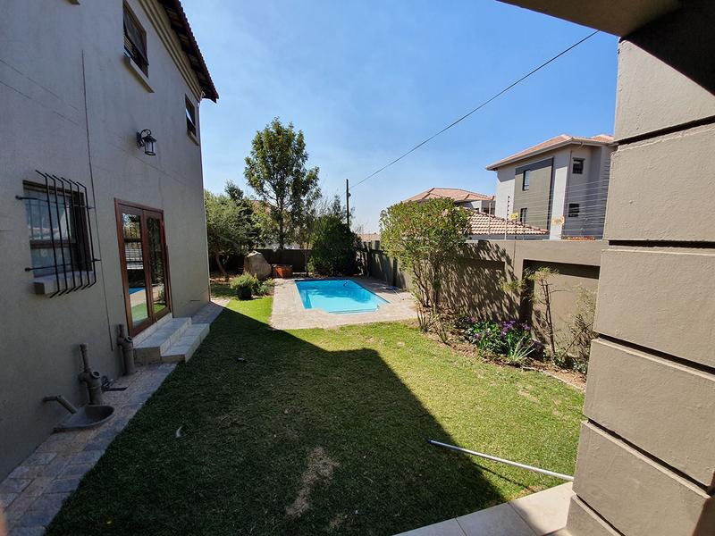 To Let 5 Bedroom Property for Rent in Fourways Gauteng