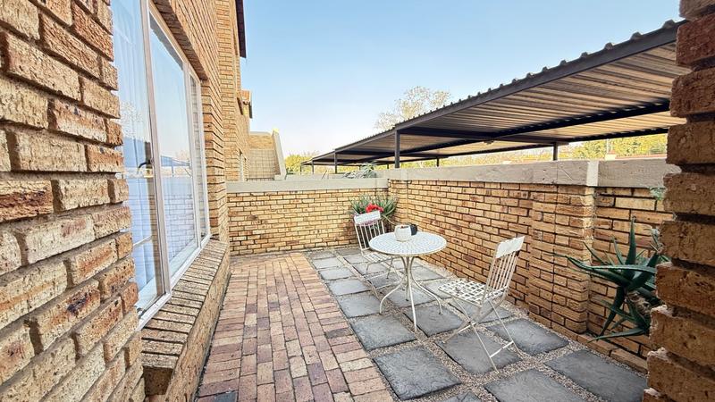 2 Bedroom Property for Sale in Heuwelsig Estate Gauteng