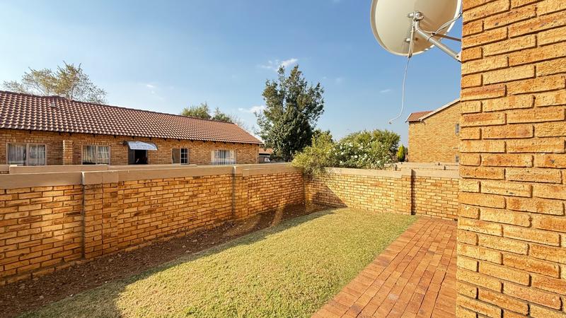 2 Bedroom Property for Sale in Heuwelsig Estate Gauteng