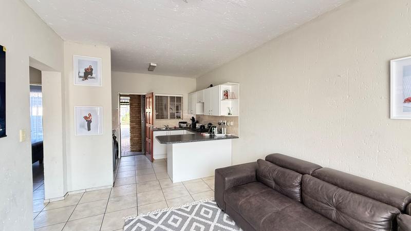 2 Bedroom Property for Sale in Heuwelsig Estate Gauteng