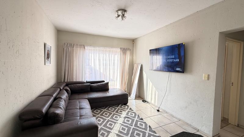 2 Bedroom Property for Sale in Heuwelsig Estate Gauteng