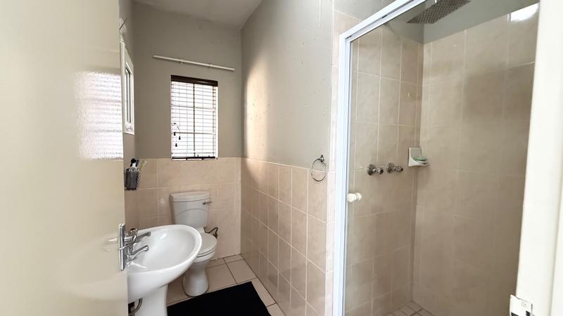 2 Bedroom Property for Sale in Heuwelsig Estate Gauteng