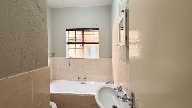 2 Bedroom Property for Sale in Heuwelsig Estate Gauteng