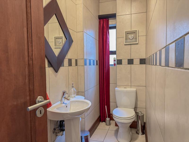To Let 3 Bedroom Property for Rent in Midstream Estate Gauteng