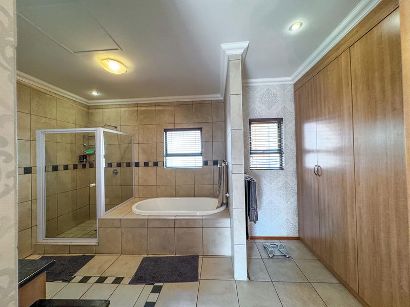 To Let 3 Bedroom Property for Rent in Midstream Estate Gauteng