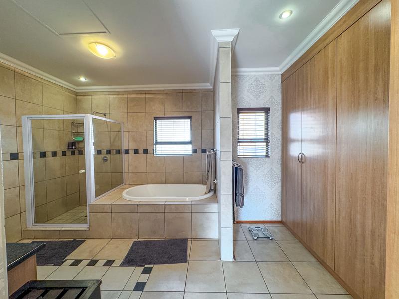 To Let 3 Bedroom Property for Rent in Midstream Estate Gauteng